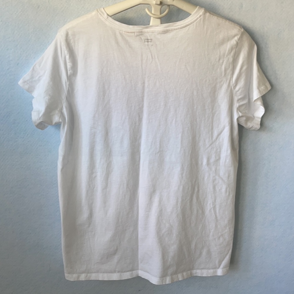 Levi’s Red Graphic Logo White Basic Tee - Picture 6 of 12